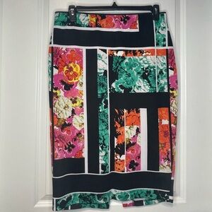 Bisou Bisou Floral Print Skirt With Back Slit Size XL. EUC.